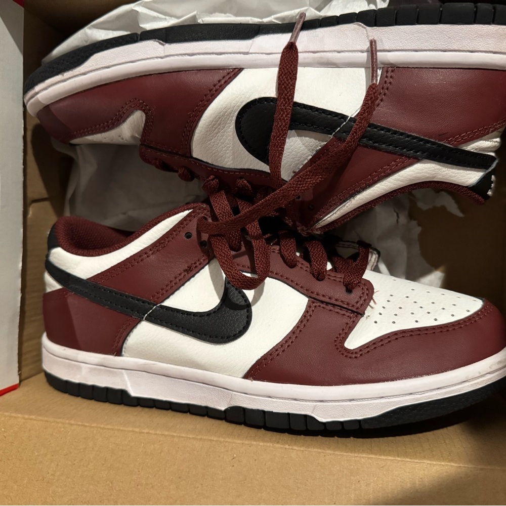 Nike Dunk Low Kids Size: 4.5 Youth